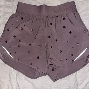 Lululemon High-Rise Hotty Hot Shorts